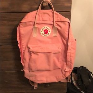 Fjallraven kanken backpack